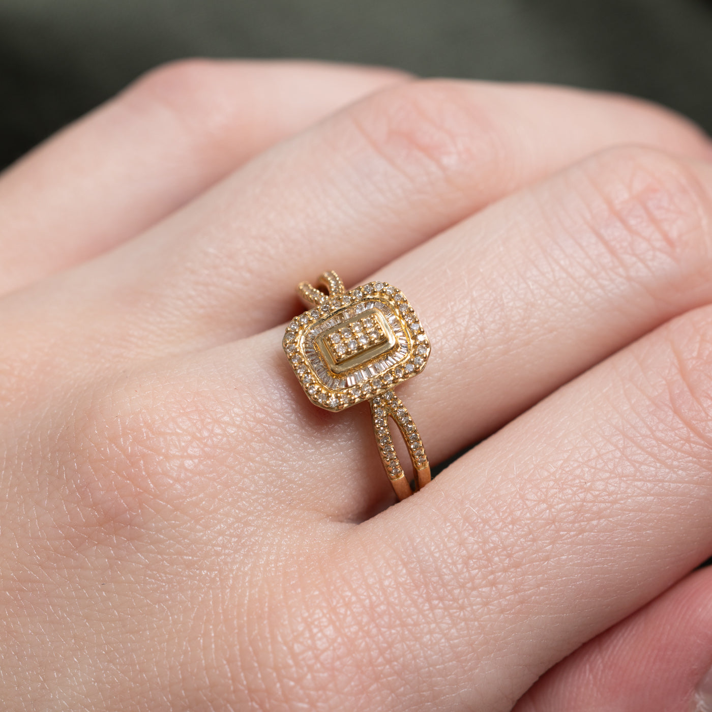 Pave Set Diamond Cluster Halo Split Shank Ring | 0.25ctw | SZ 7.25 |