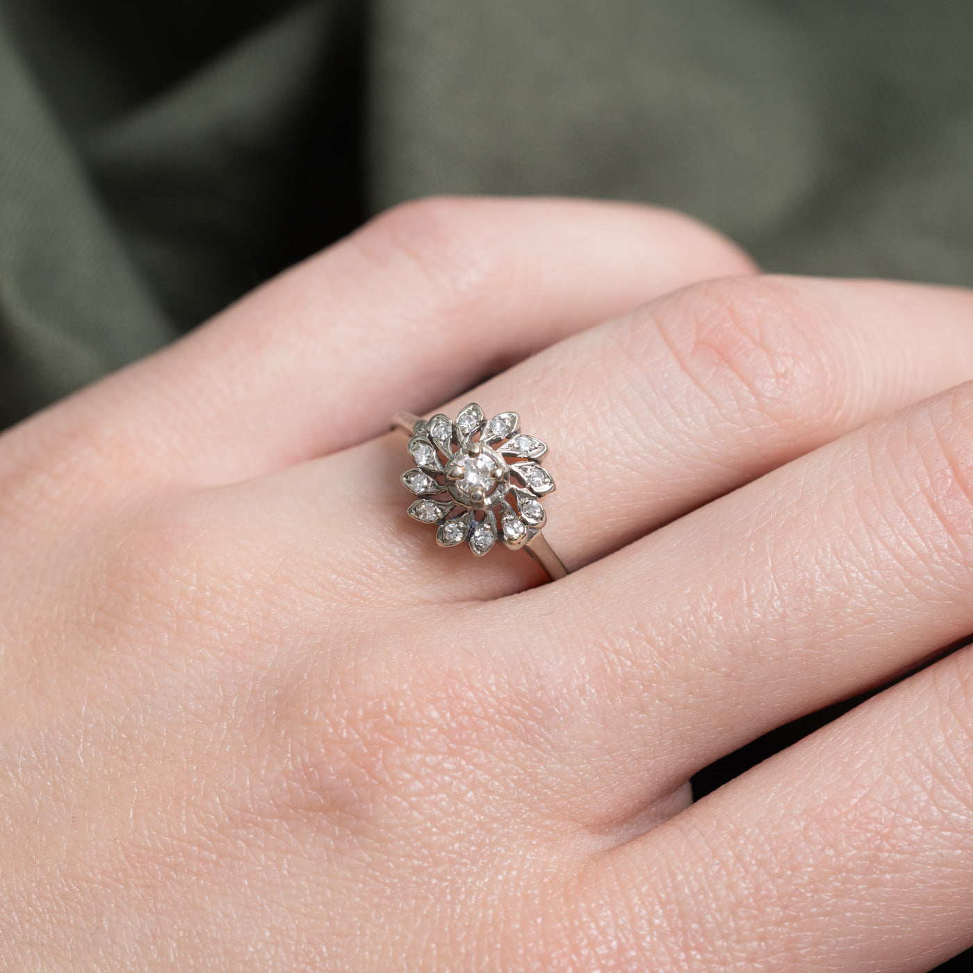 Diamond Floral Cluster Ring | 0.15ctw | SZ 6.0 |