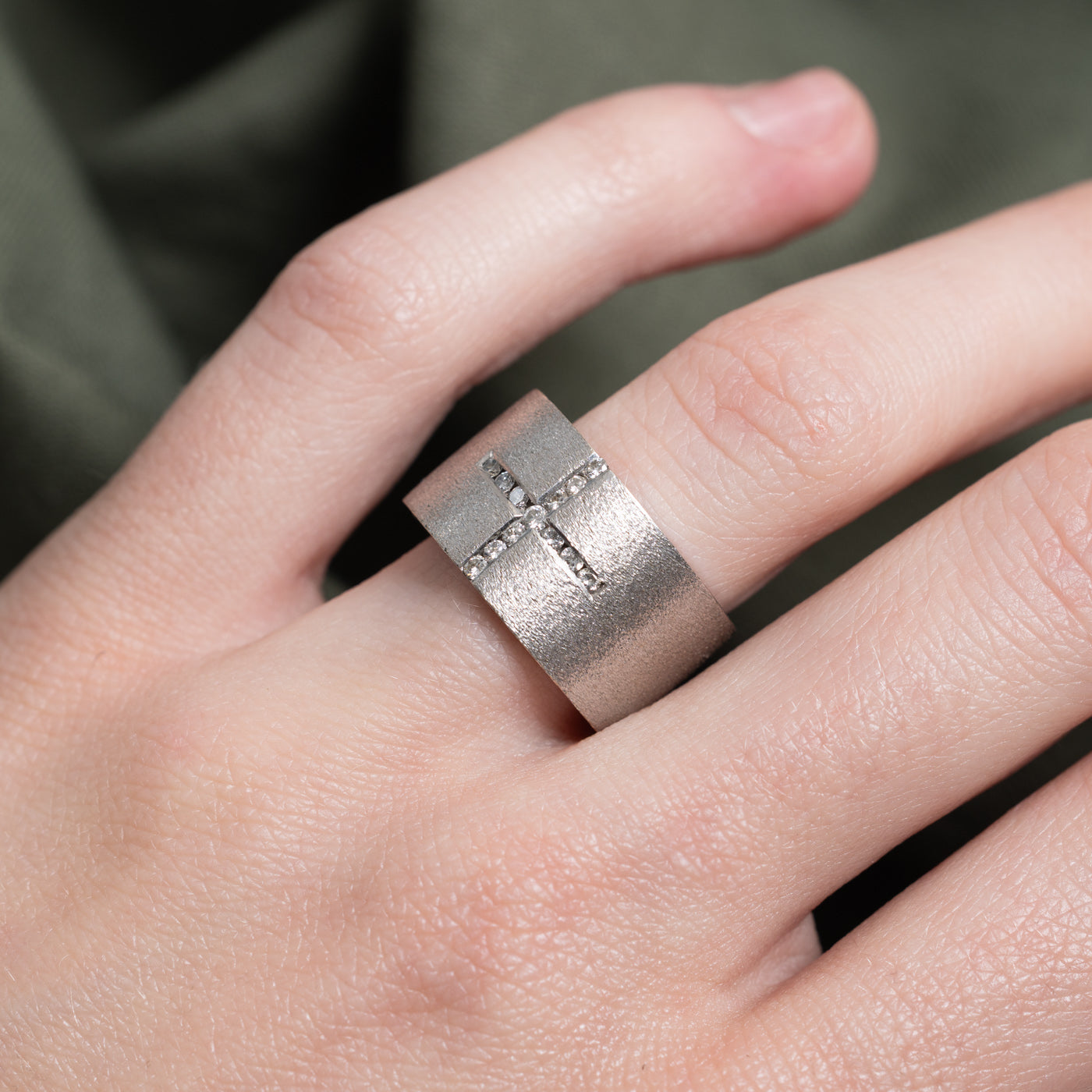 Diamond Cross Matte Cigar Band | 0.14ctw | SZ 6.5 |