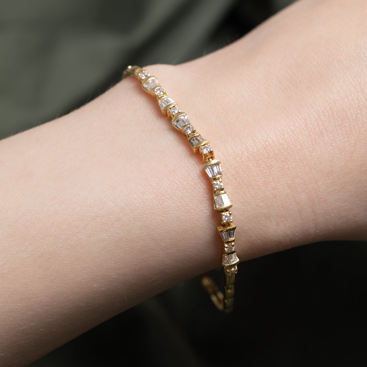 18k Baguette Cut Diamond Bow Bracelet | 0.51ctw | 7"