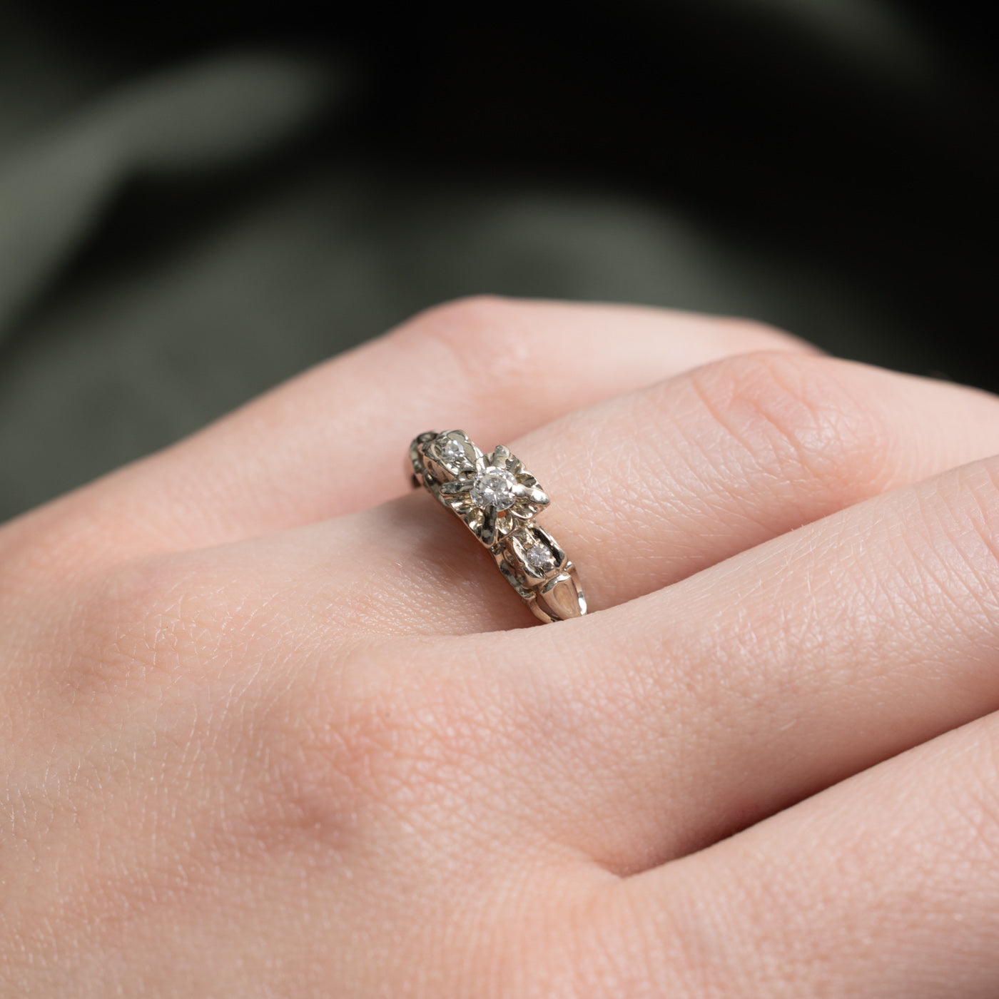 Illusion Set Diamond Textured Ring | 0.13ctw | SZ 5.5 |