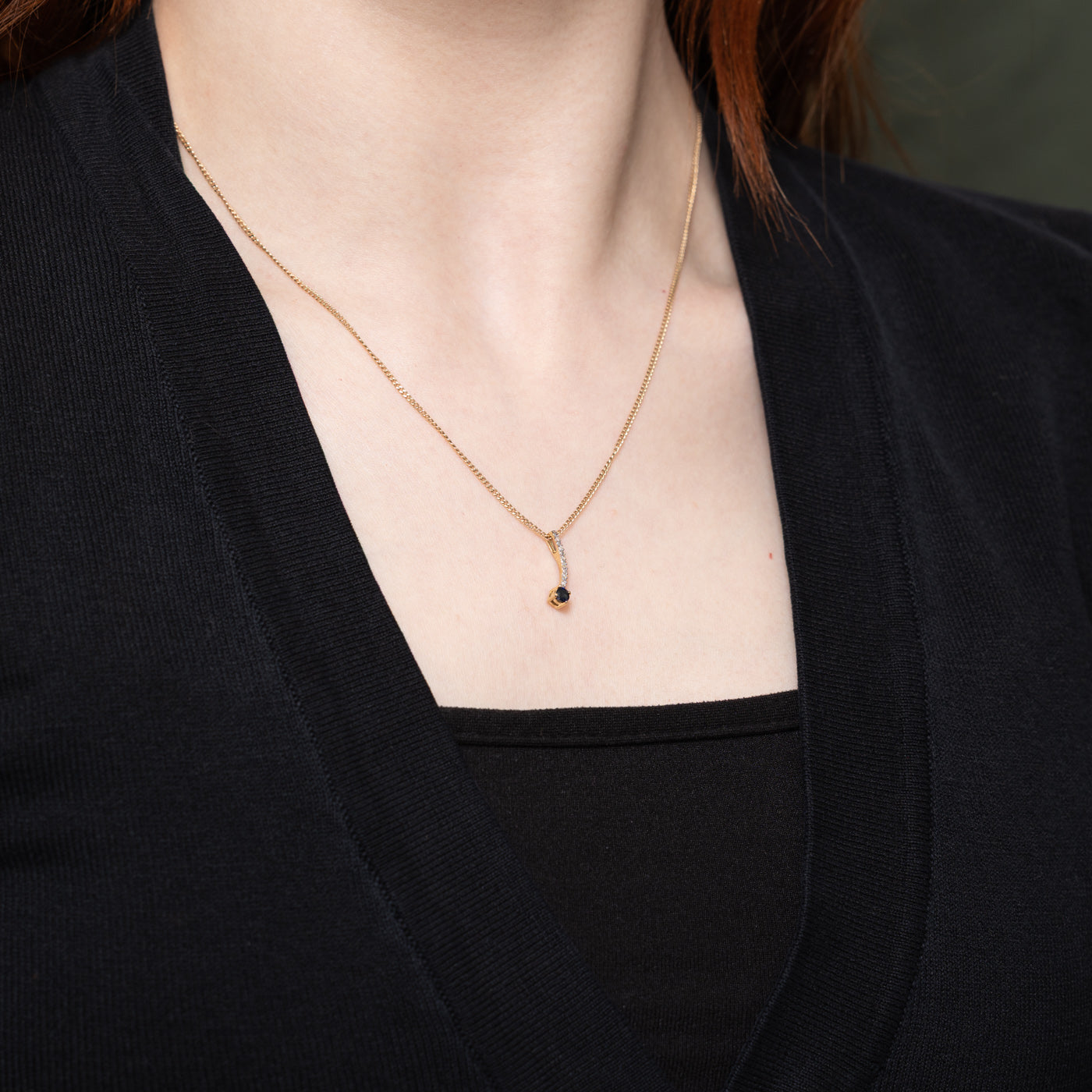 Pendentif incurvé en saphir et diamants
