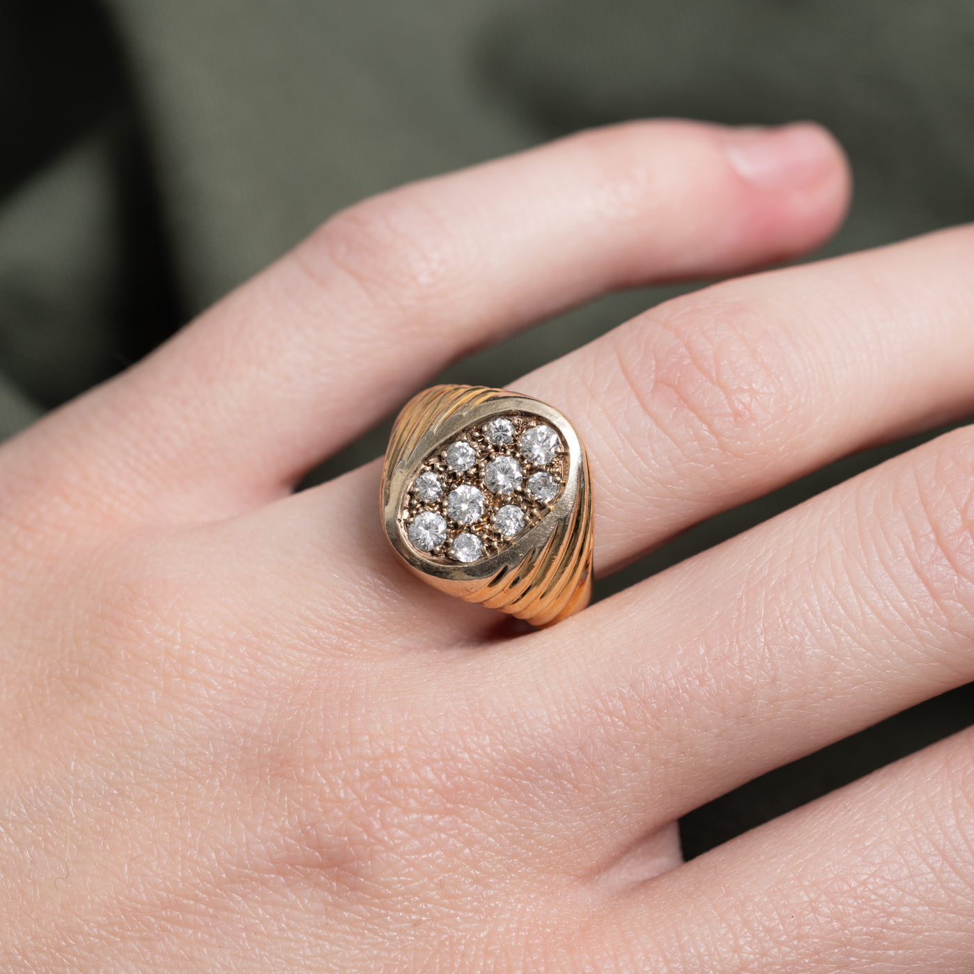 16k Diamond Oval Cluster Grooved Signet Ring | 0.35ctw | SZ 6.0 |