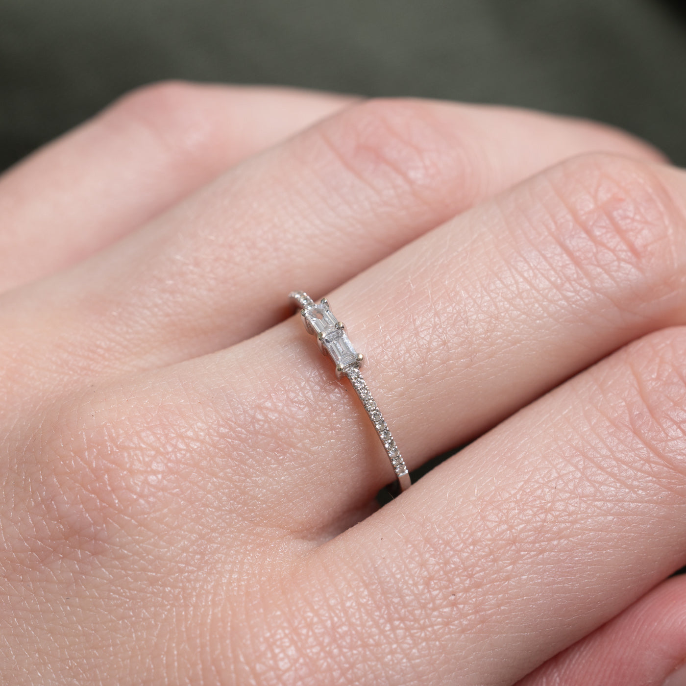 入荷予定商品の通販 Mejuri 14K Diamonds Line Ring（US 6号） 【公式 