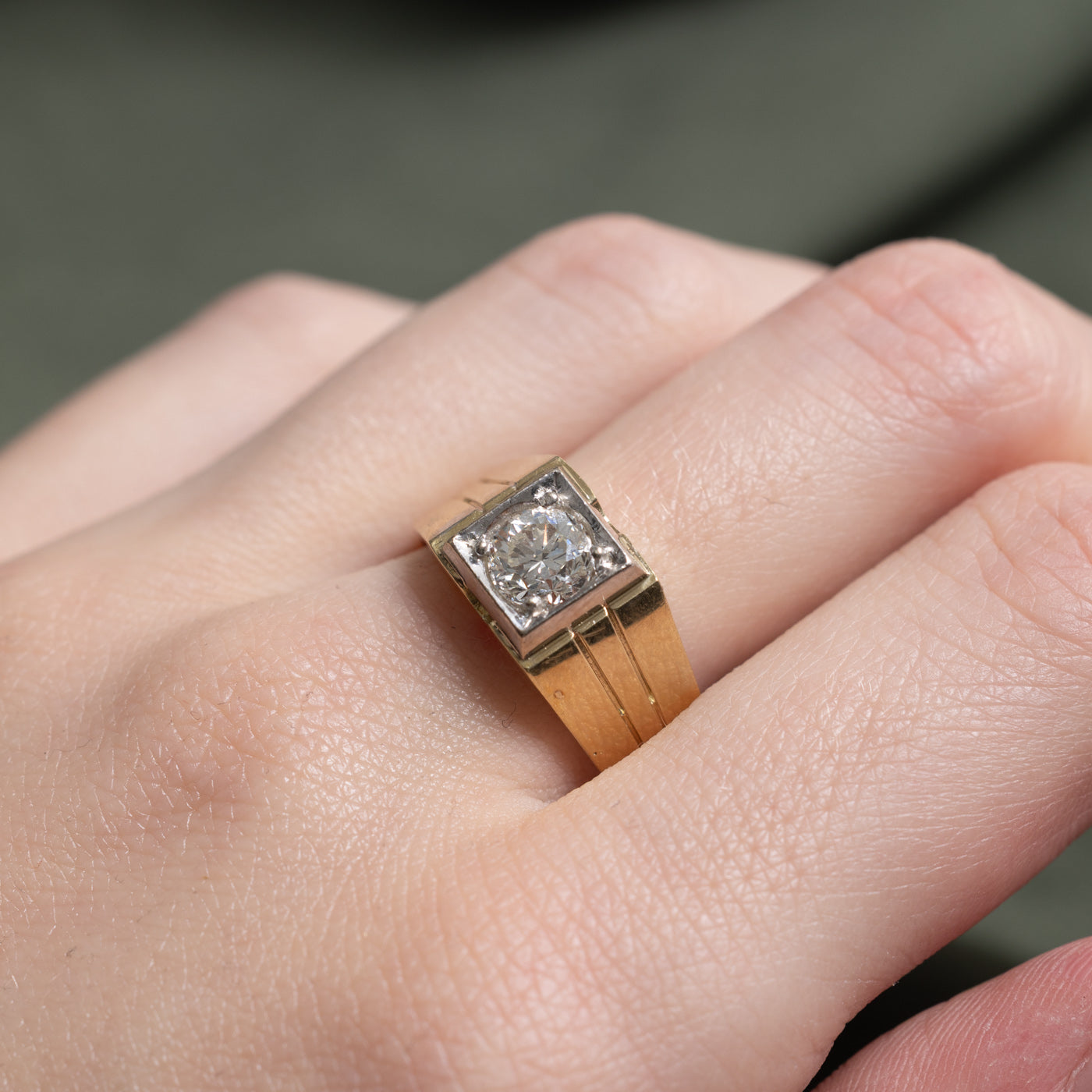 Two Tone Gold Diamond Grooved Signet Ring | 1.05ct VS2/SI1 H/I | SZ 8.5 |