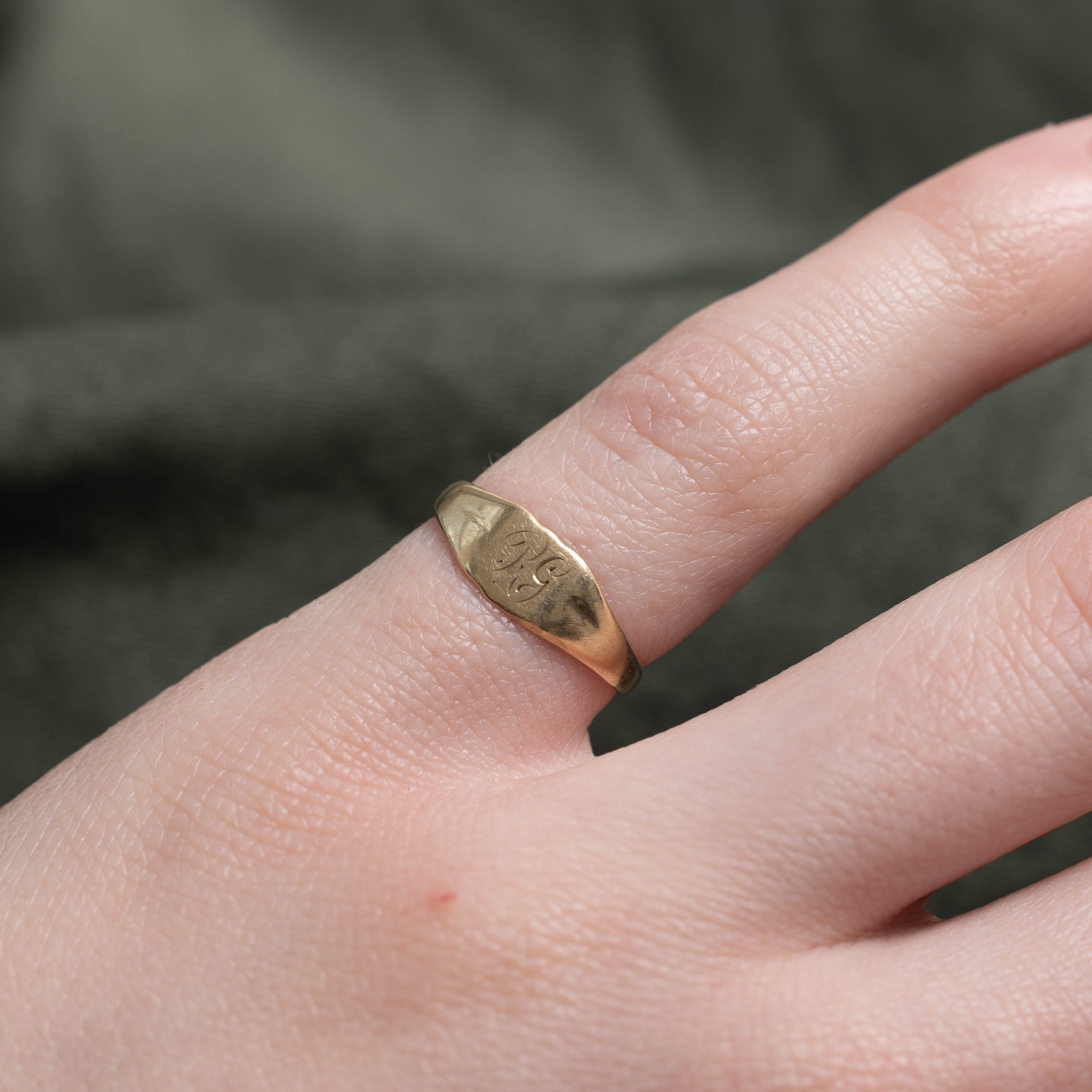 14k “PG” Initialized Signet Ring | SZ 3