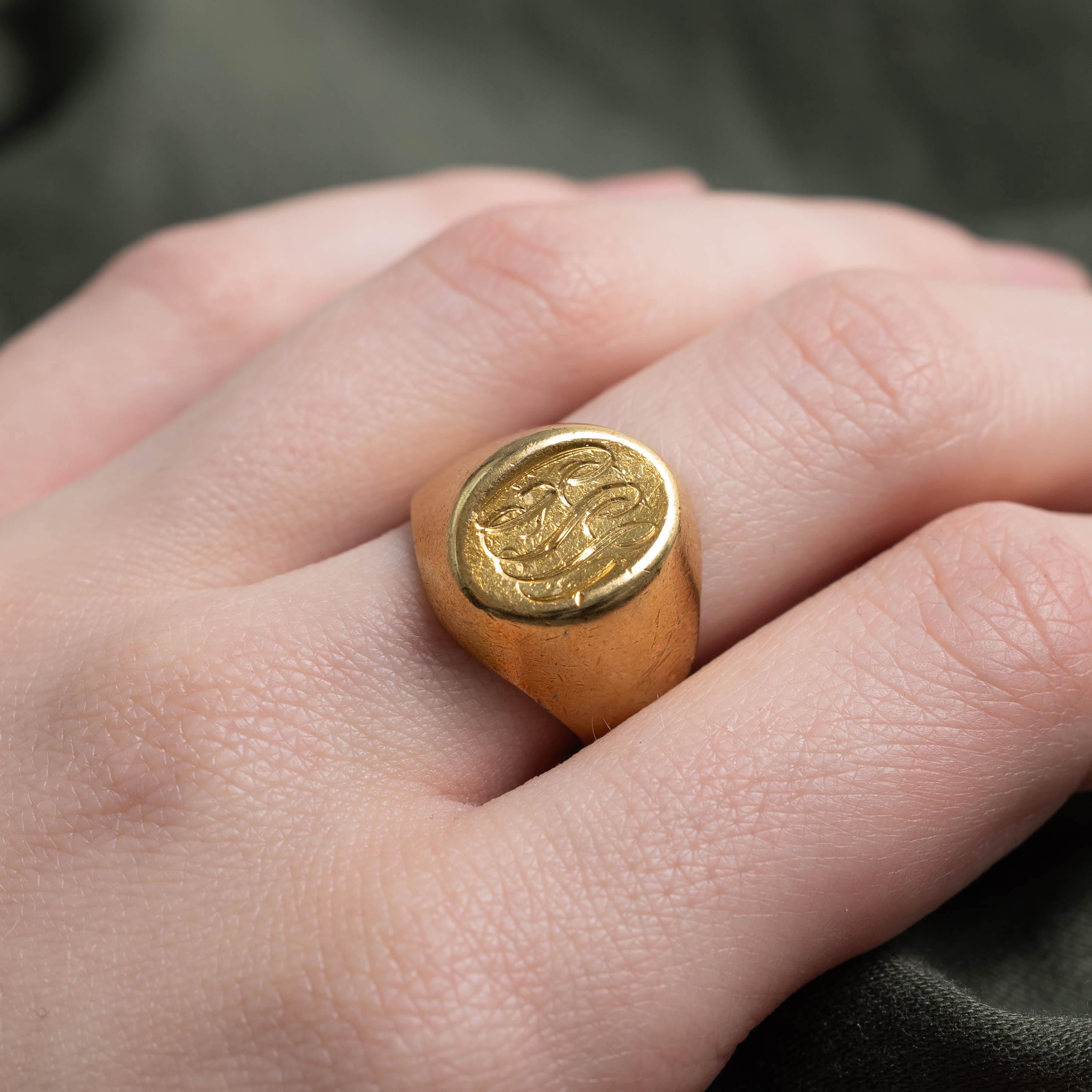 18k “CSH” Initialized Signet Ring | SZ 6.5