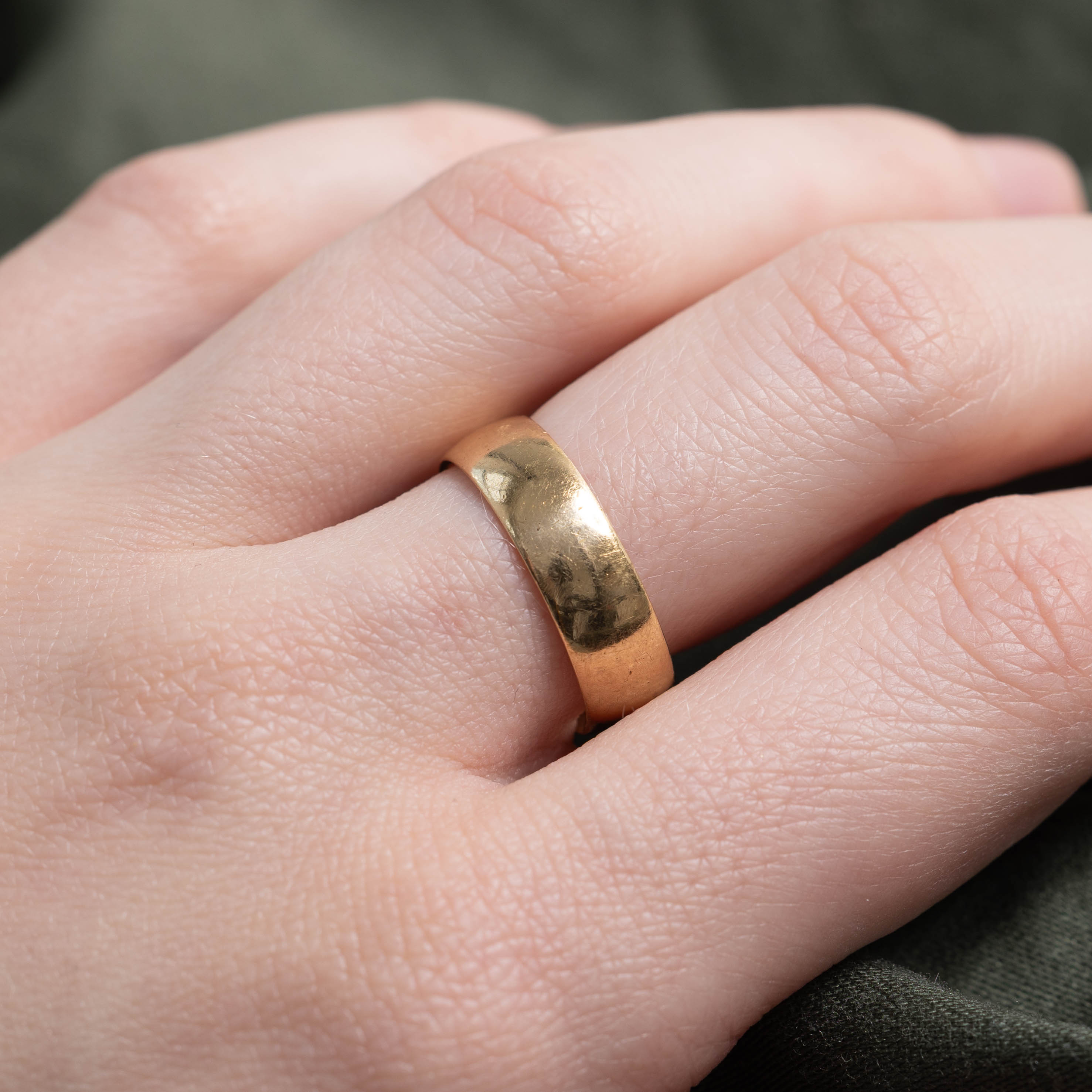 18k Yellow Gold Plain Band | 5.70mm | SZ 7