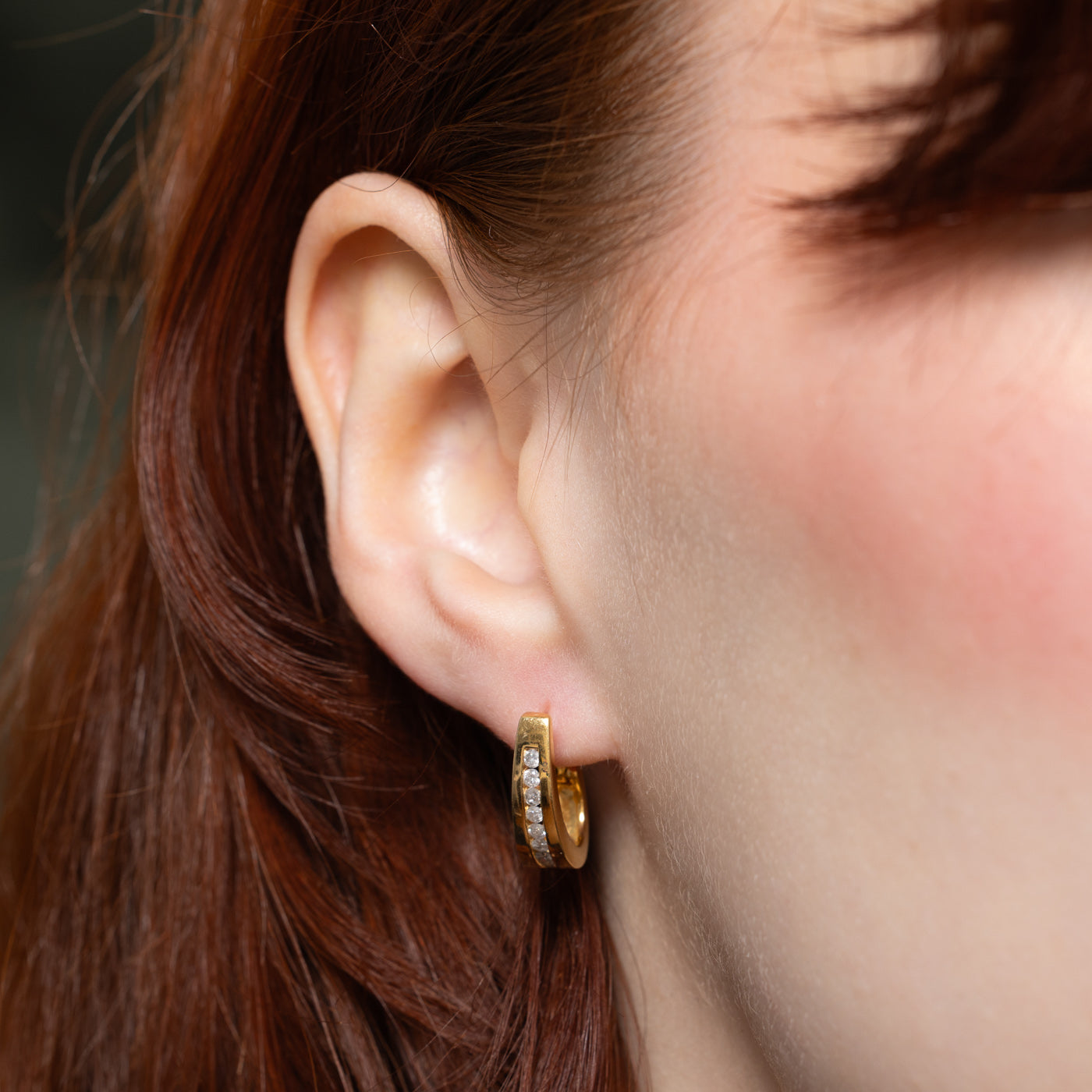 Boucles d'oreilles à fermoir loquet serties de diamants en canal | 0,42 ct
