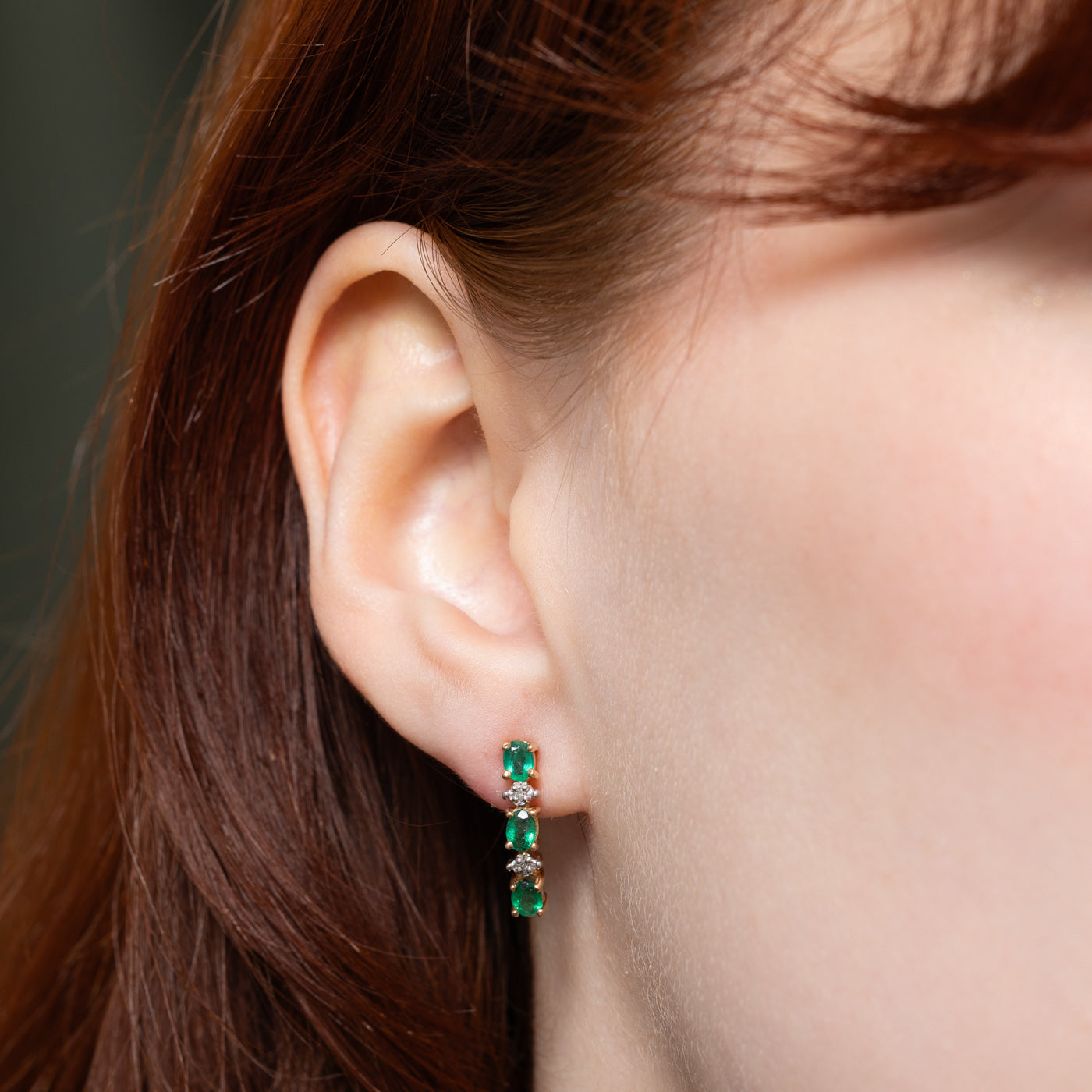 Boucles d'oreilles pendantes en émeraudes et diamants | 0,72 ct, 0,02 ct
