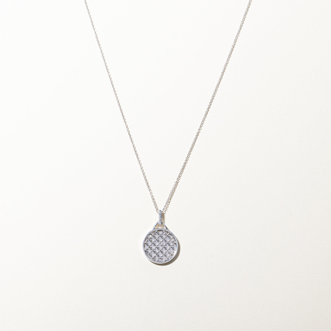 Collier pendentif en diamant texturé Birks | 0,08 ct | 18 po | 