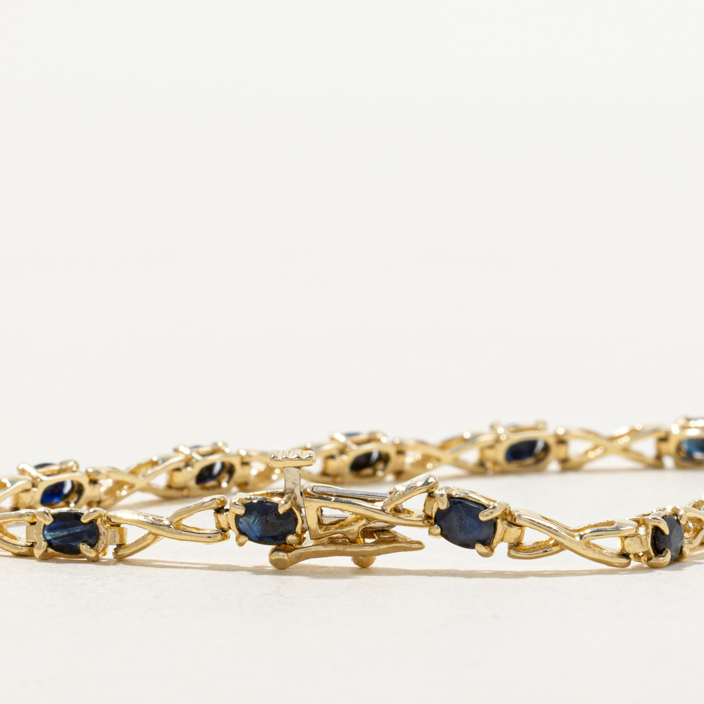 Bracelet croisé en saphir | 2,6 ct | 17,8 cm |