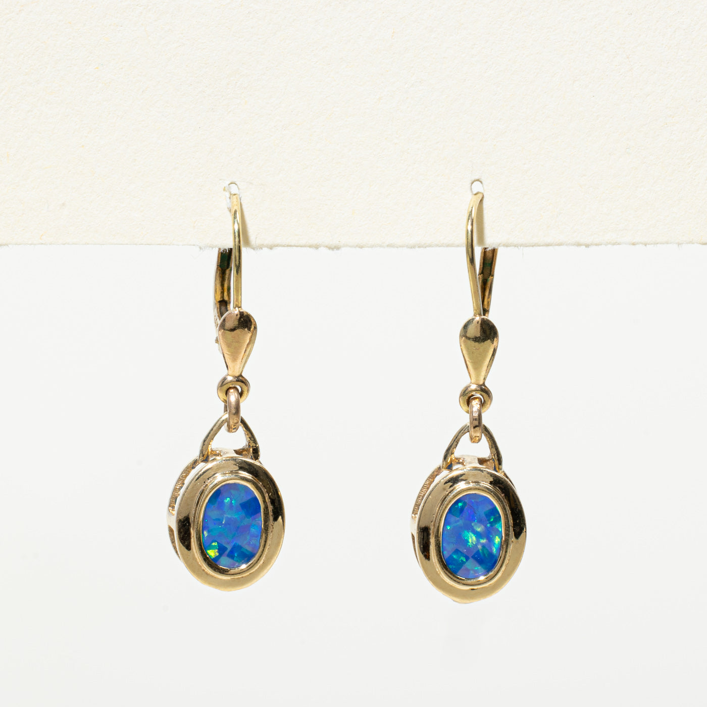 Boucles d'oreilles pendantes en opale sertie clos | 1,0 ct |
