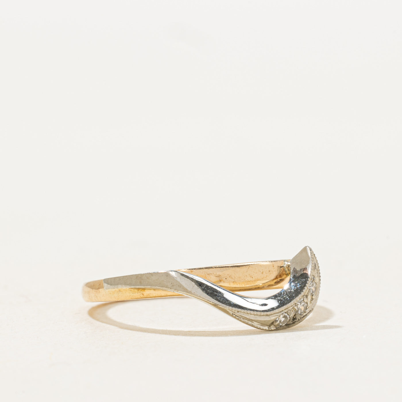 Two Tone Diamond Contour Ring | 0.03ctw | SZ 6.0 |