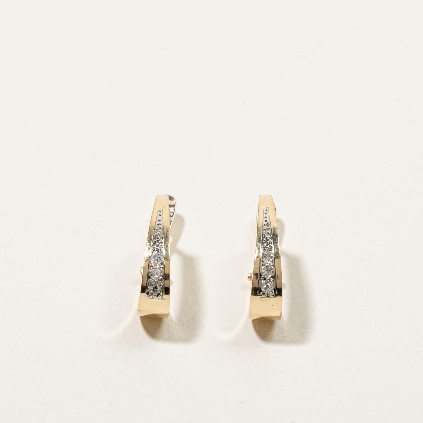 Diamond Huggie Earrings | 0.06ctw |