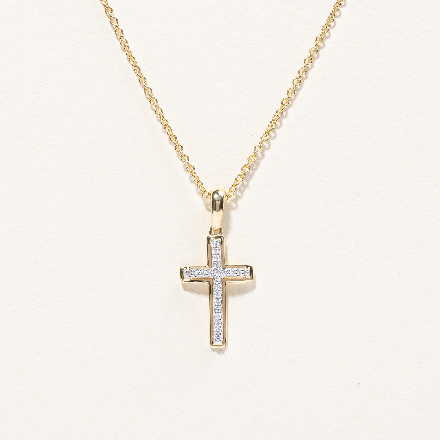 Diamond Cross Pendant Necklace | 0.06ctw | 18"|