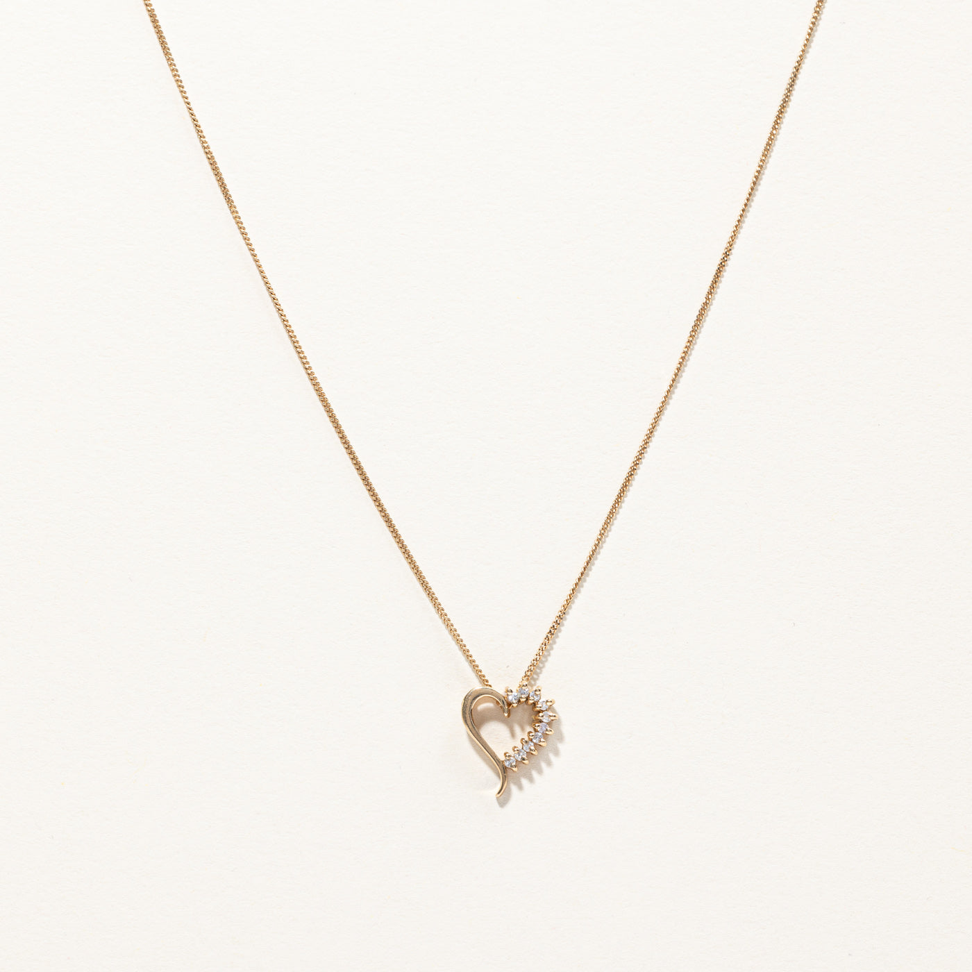 Diamond Heart Pendant Necklace | 0.10ctw | 16"|
