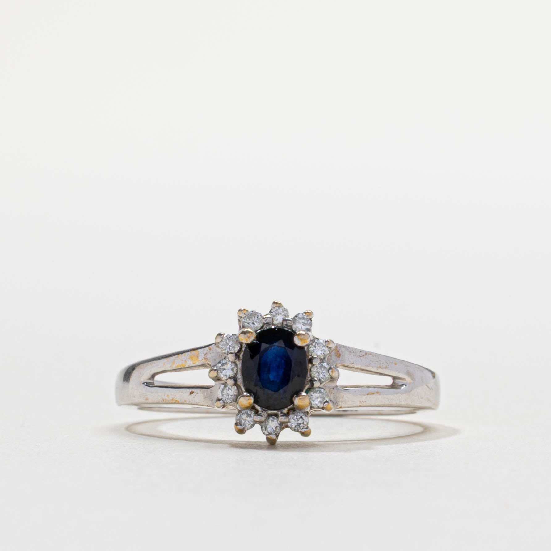 18k Sapphire & Diamond Petal Halo Ring | SZ 6.75