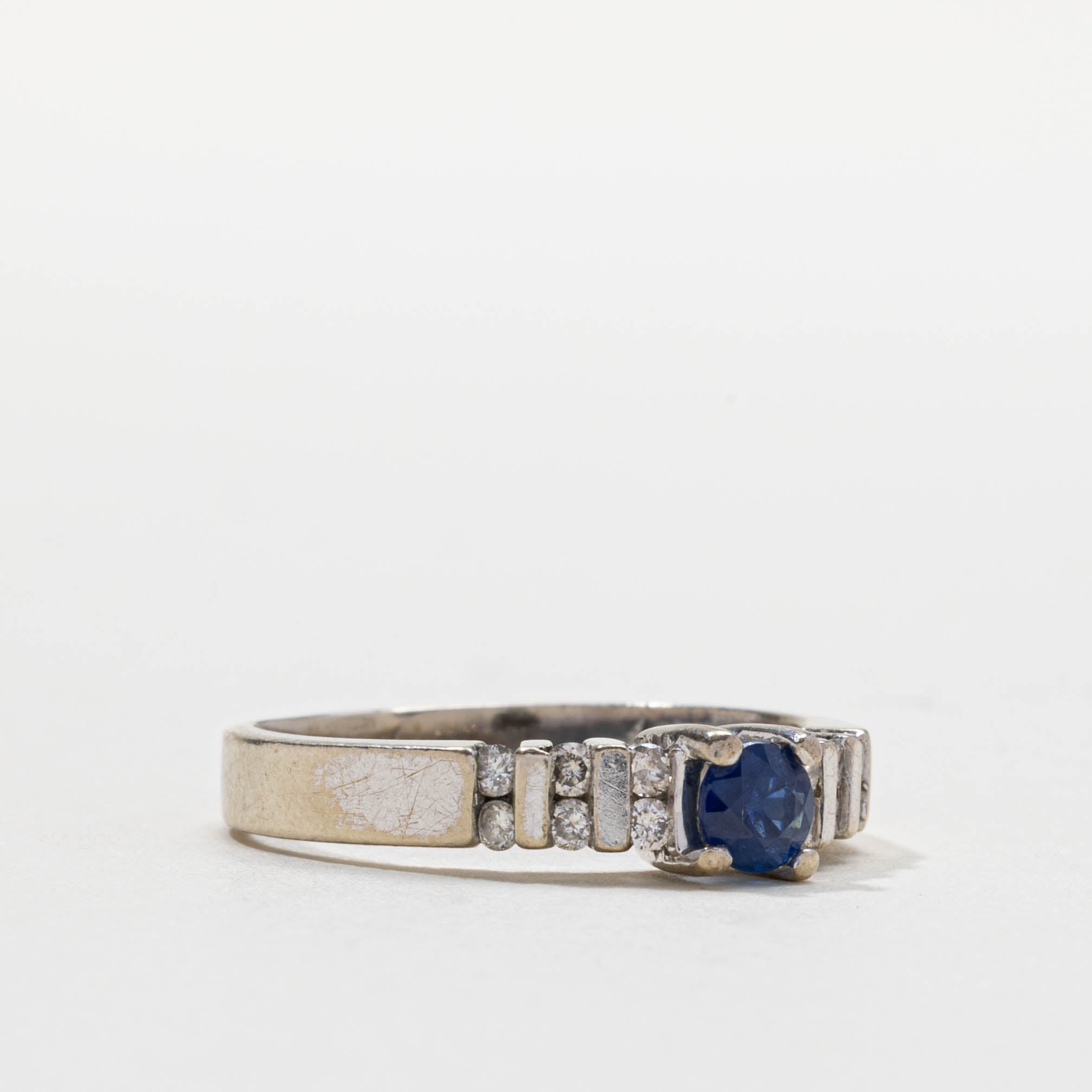 14k Round Cut Sapphire & Diamond Accented Ring | SZ 7.25