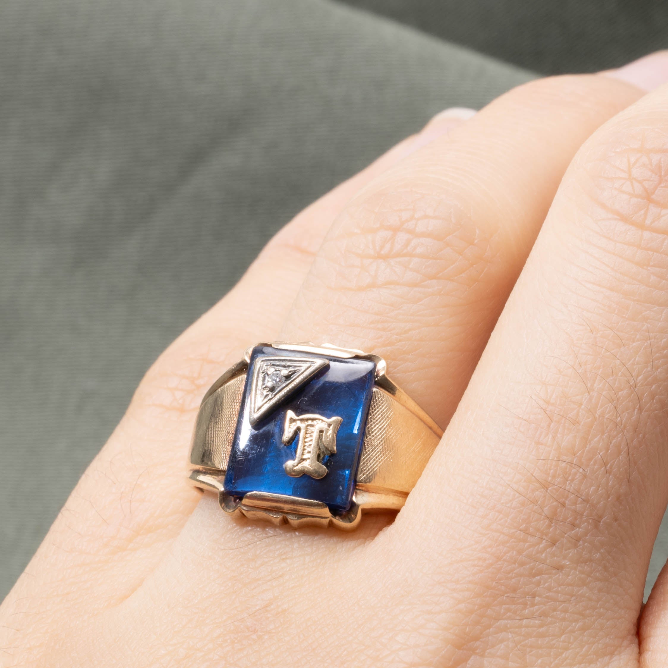 10k Synthetic Spinel & Diamond "T" Initial Ring | SZ 9.5