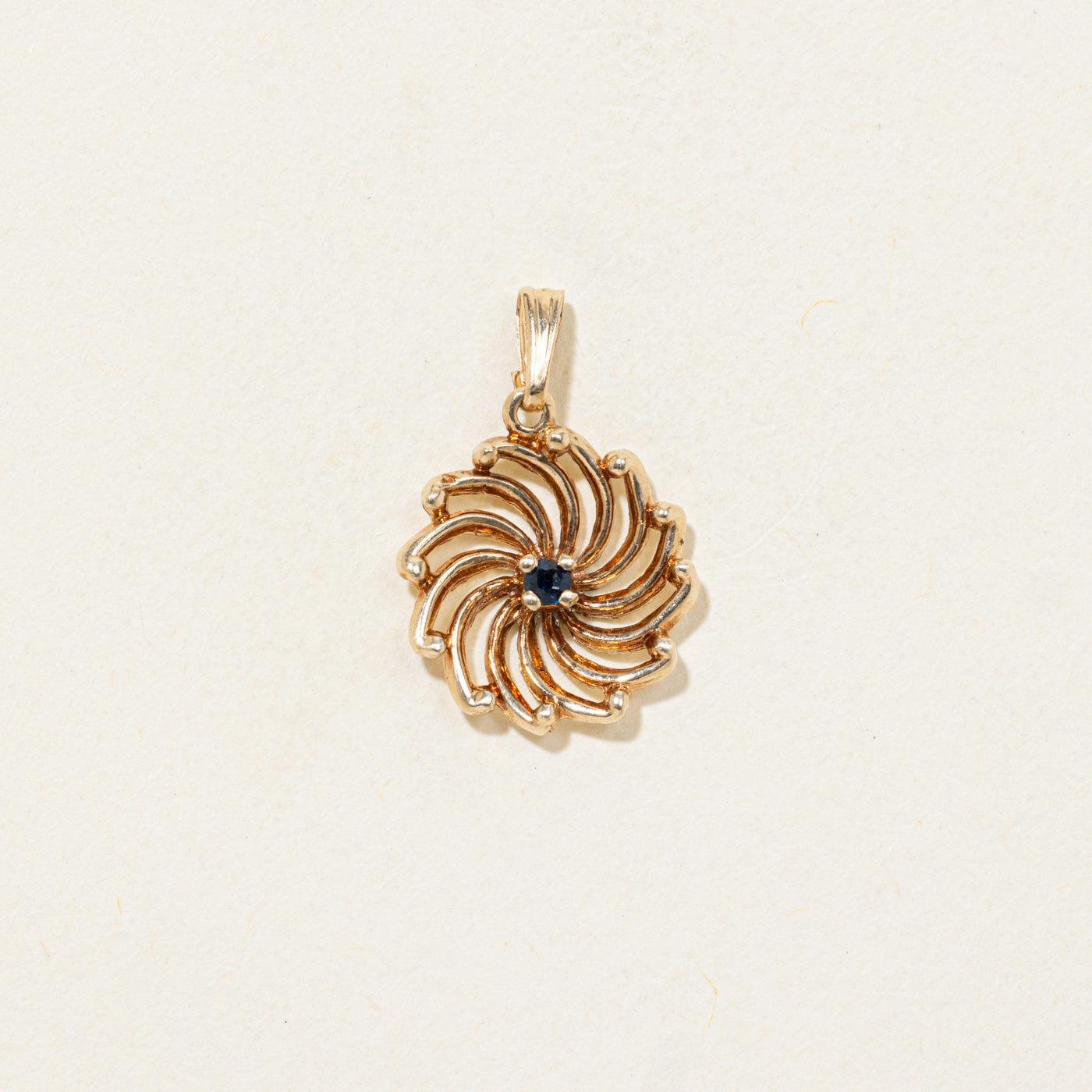 Pendentif en saphir tourbillonnant