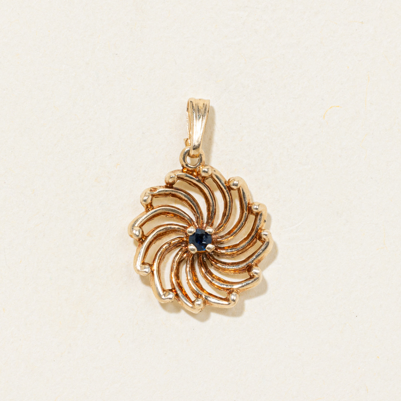 Pendentif en saphir tourbillonnant