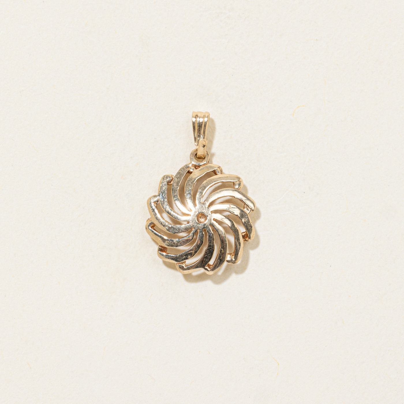Pendentif en saphir tourbillonnant