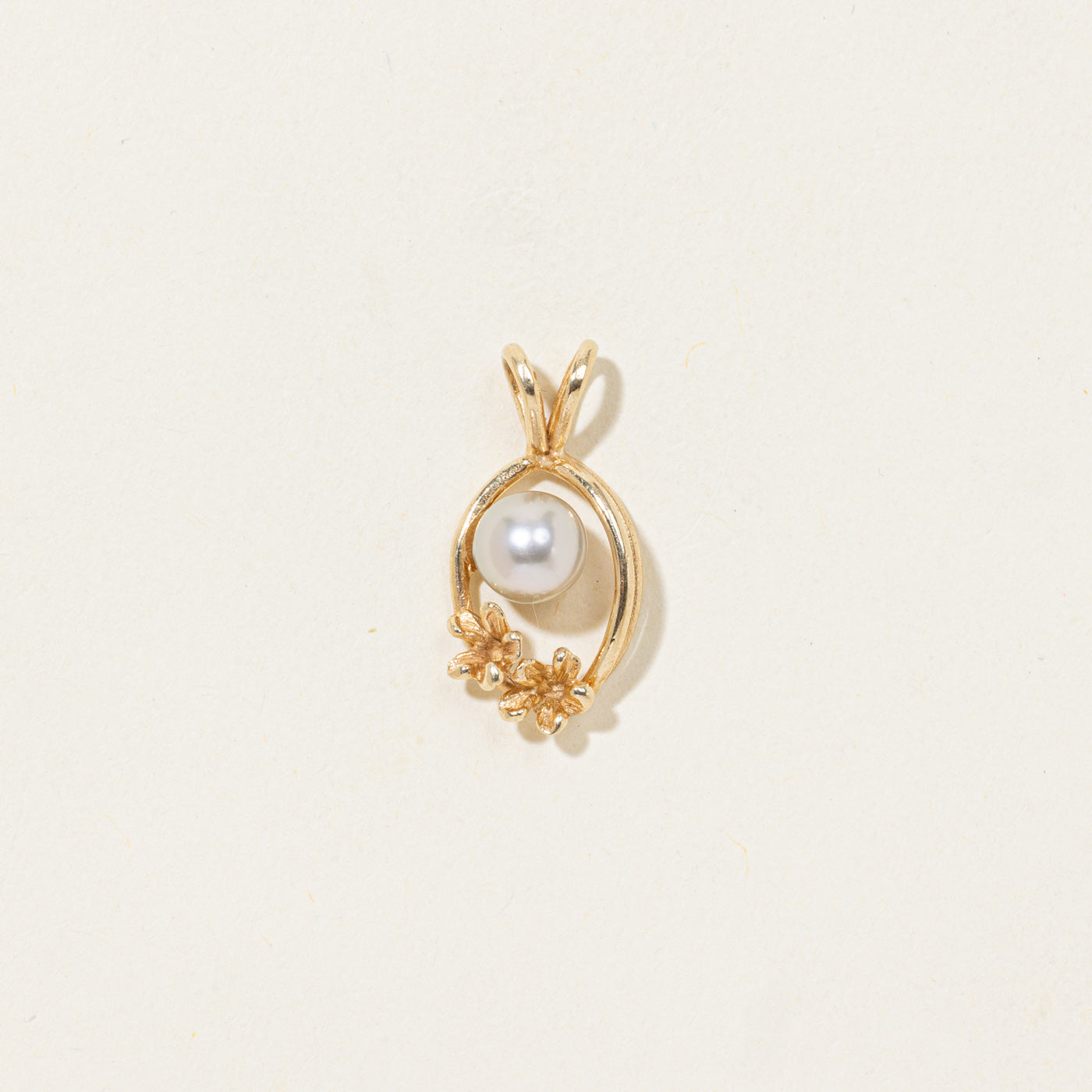 Pearl Floral Design Pendant