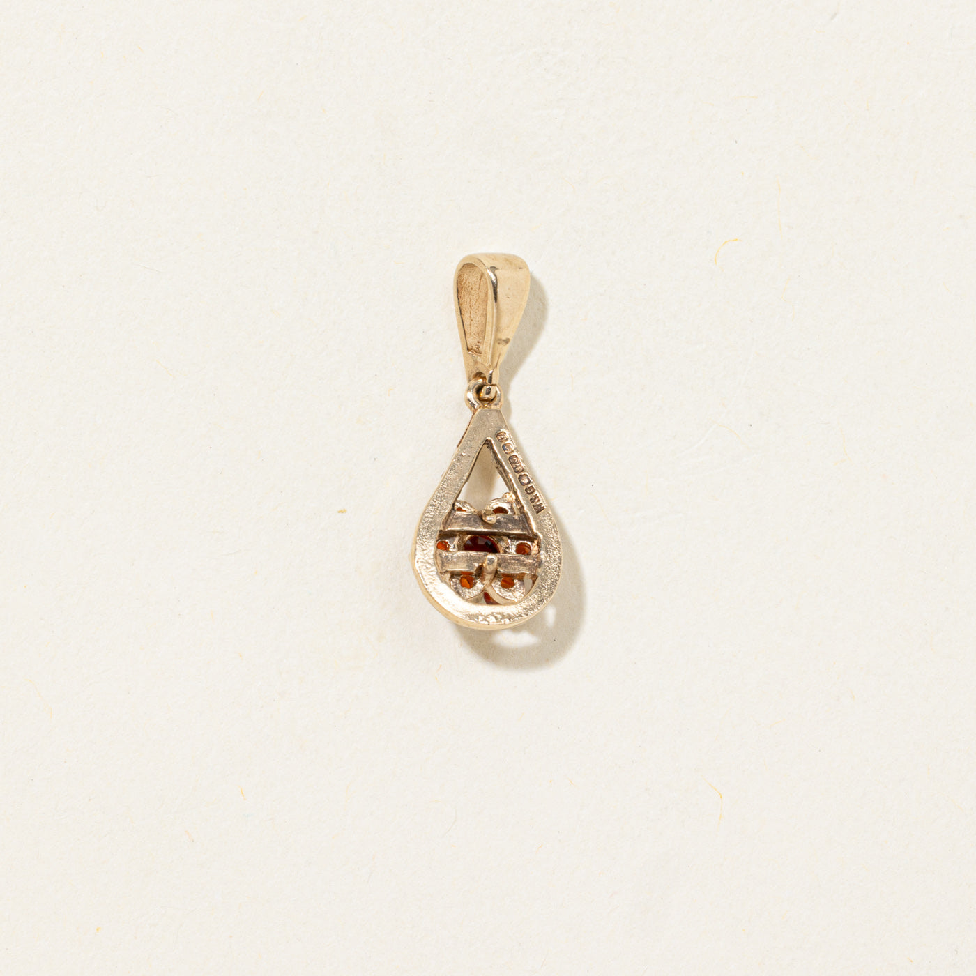 Pendentif fleur texturé en grenat de Birmingham, 1980