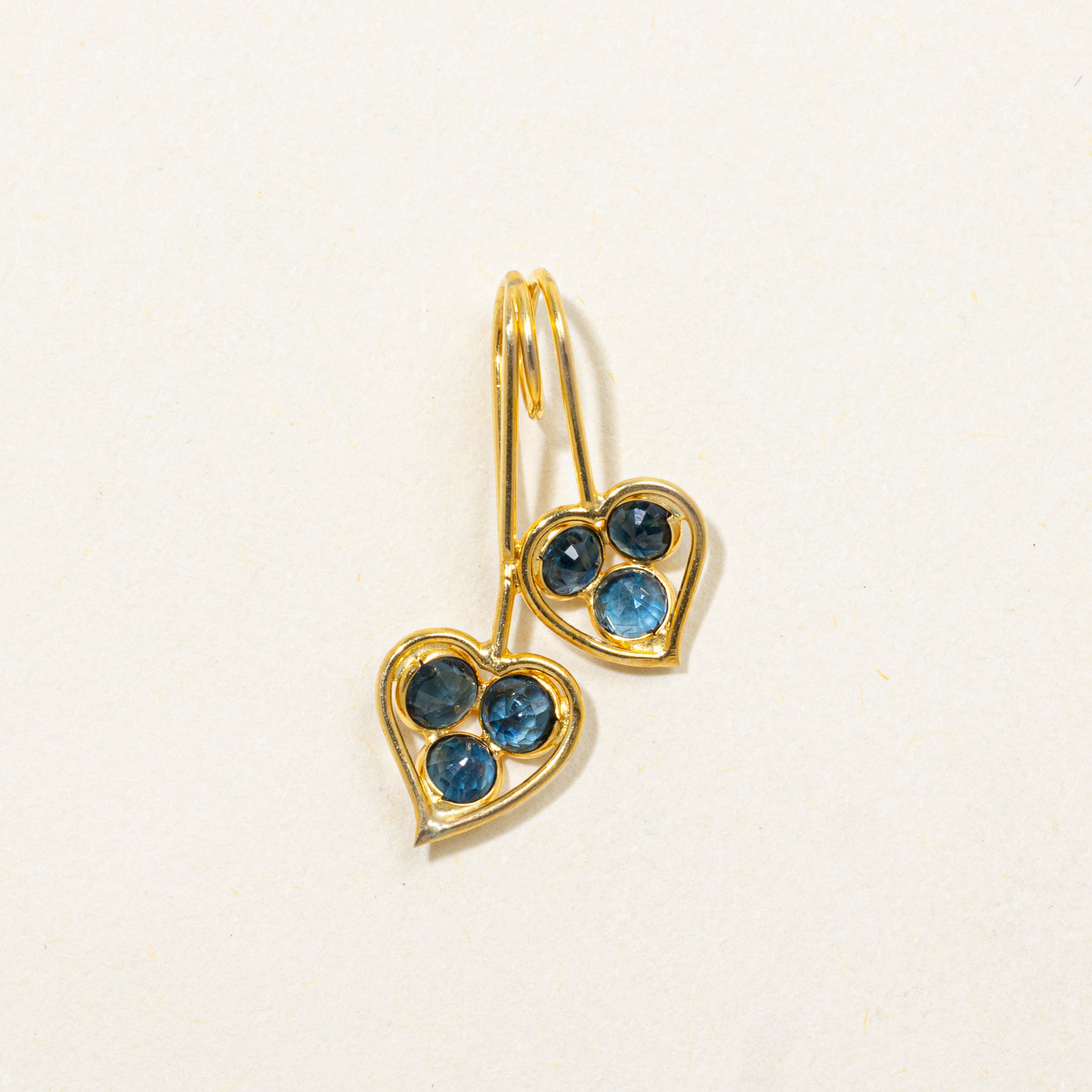 18k Sapphire Cluster Hearts Charm