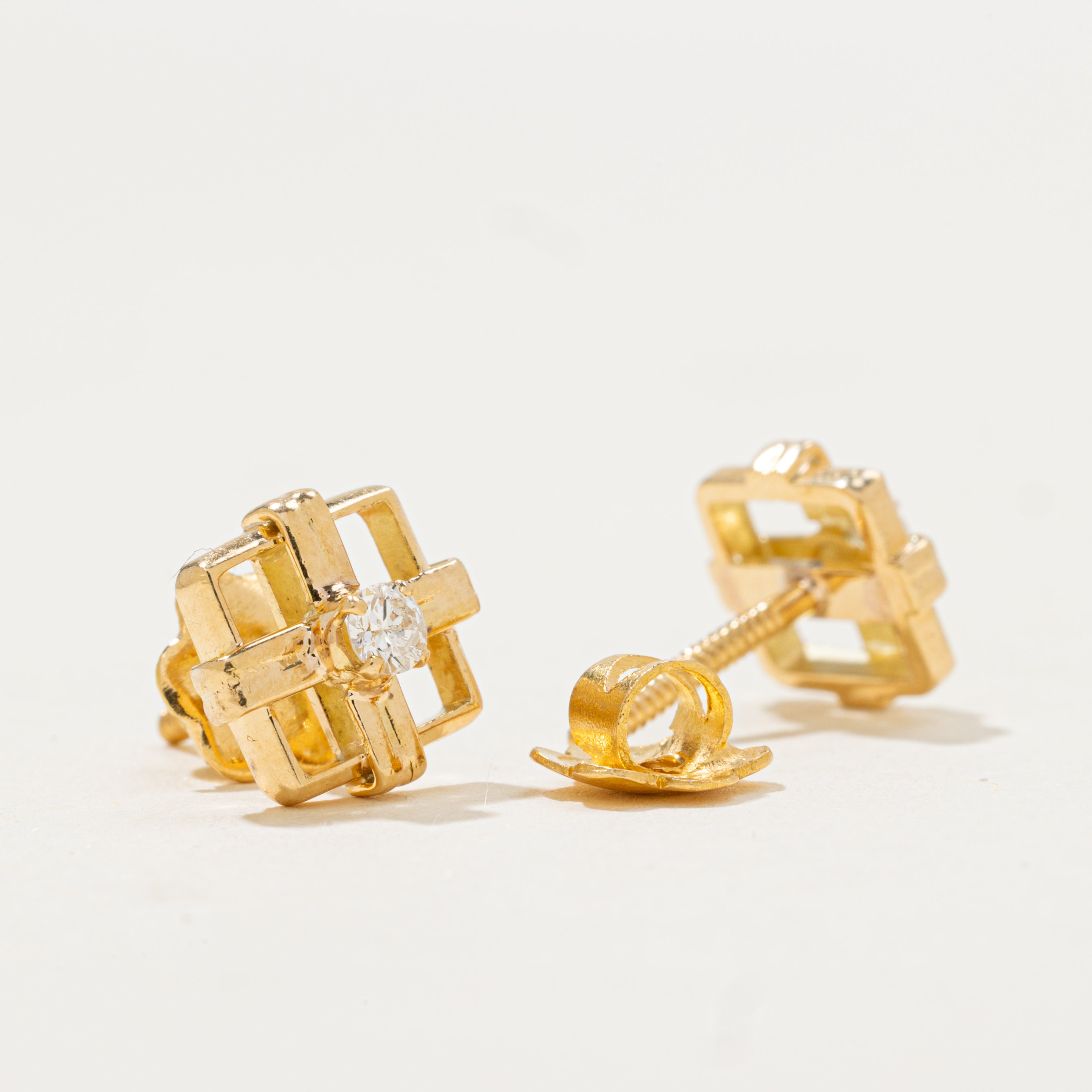 Diamond Present Lid Stud Earrings | 0.16ctw