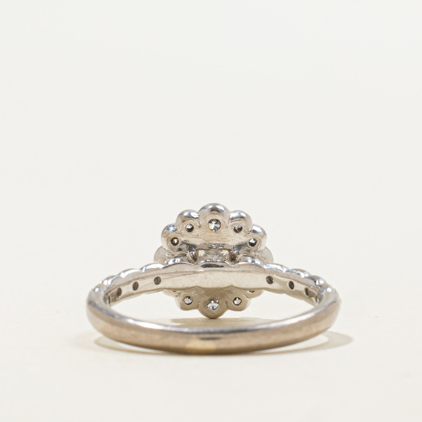 Bague de fiançailles avec halo de diamants canadiens en or 18 carats certifié GIA | 0,52 ct 0,43 ct au total SI1 E, VS2/SI1 F/G | Taille 6,25 |