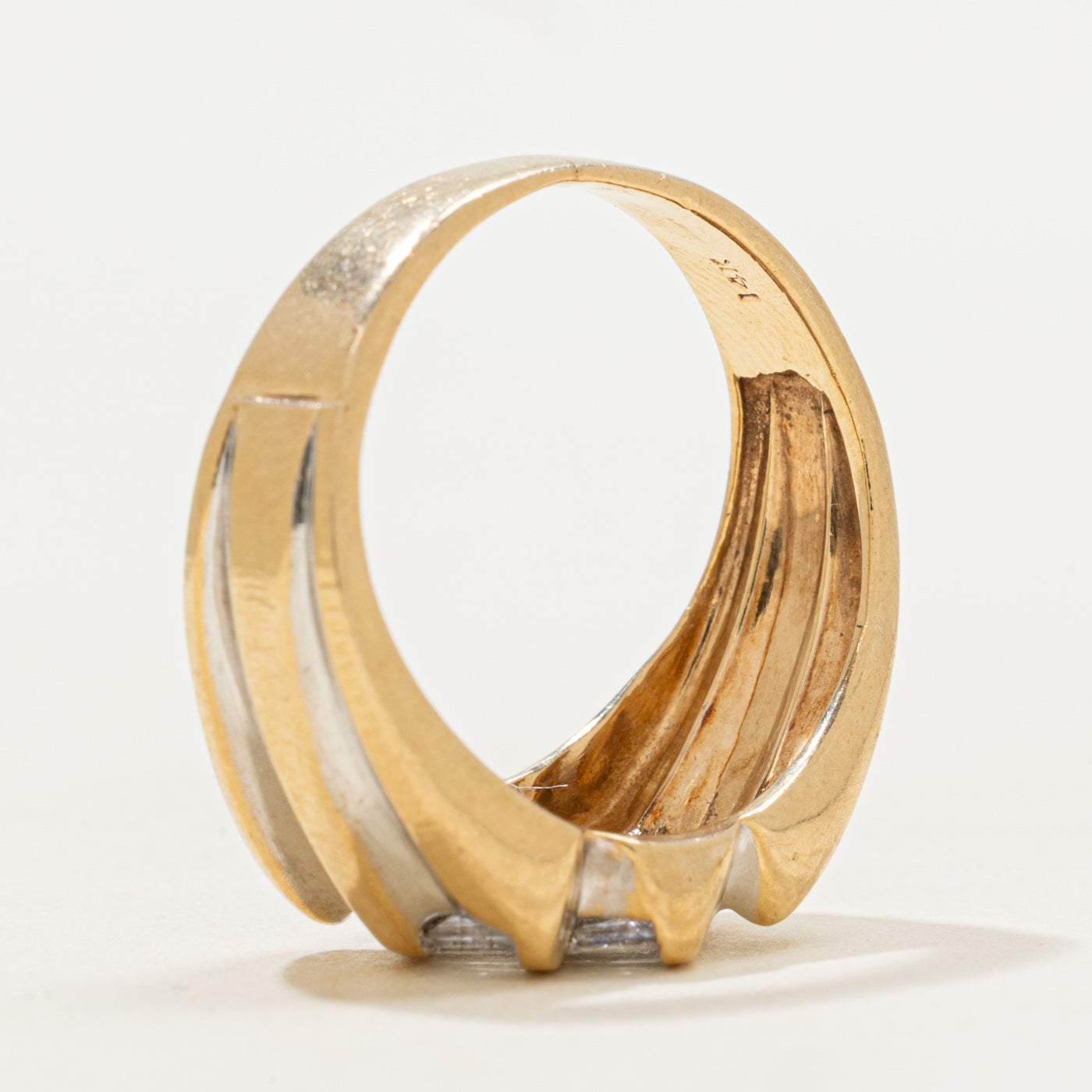 Channel Set Diamond Cross Over Ring | 0.14ctw | SZ 7.5 |