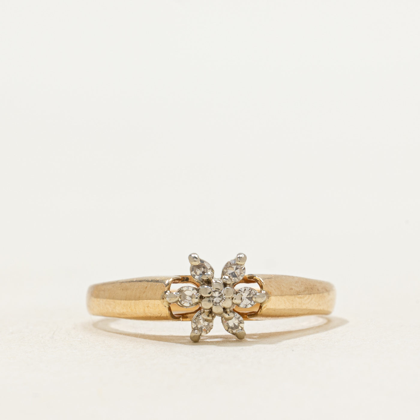 Diamond Petal Cluster Petite Ring | 0.10ctw | SZ 6 |