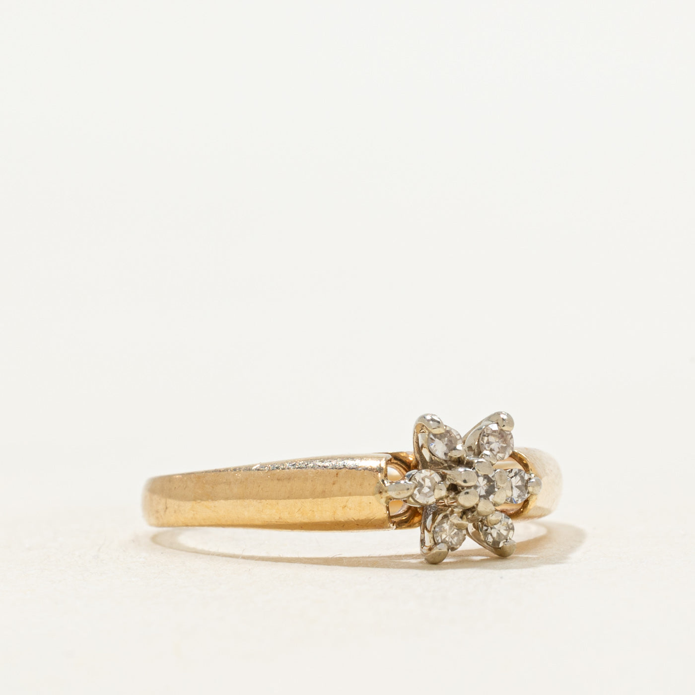 Diamond Petal Cluster Petite Ring | 0.10ctw | SZ 6 |