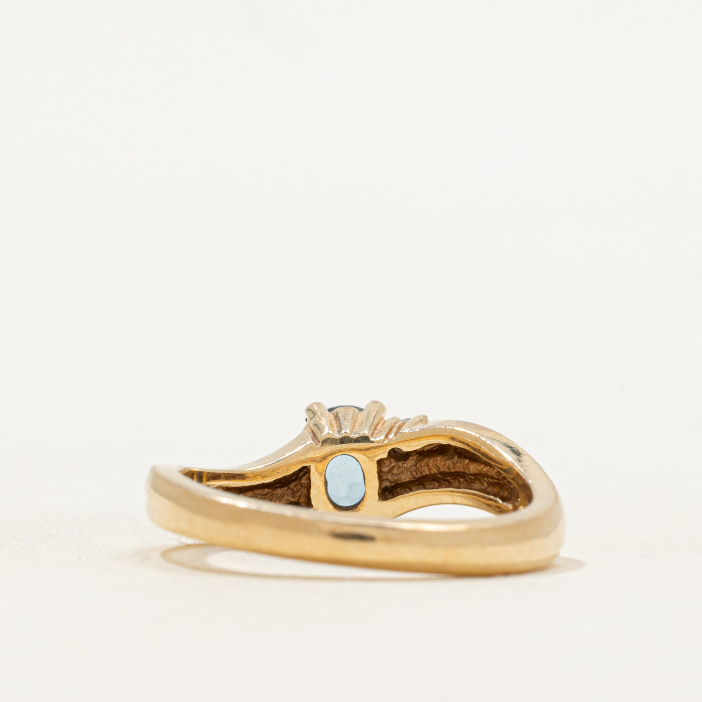 Aquamarine and Diamond Accent Ring | 0.05 ctw SZ 6.25 |
