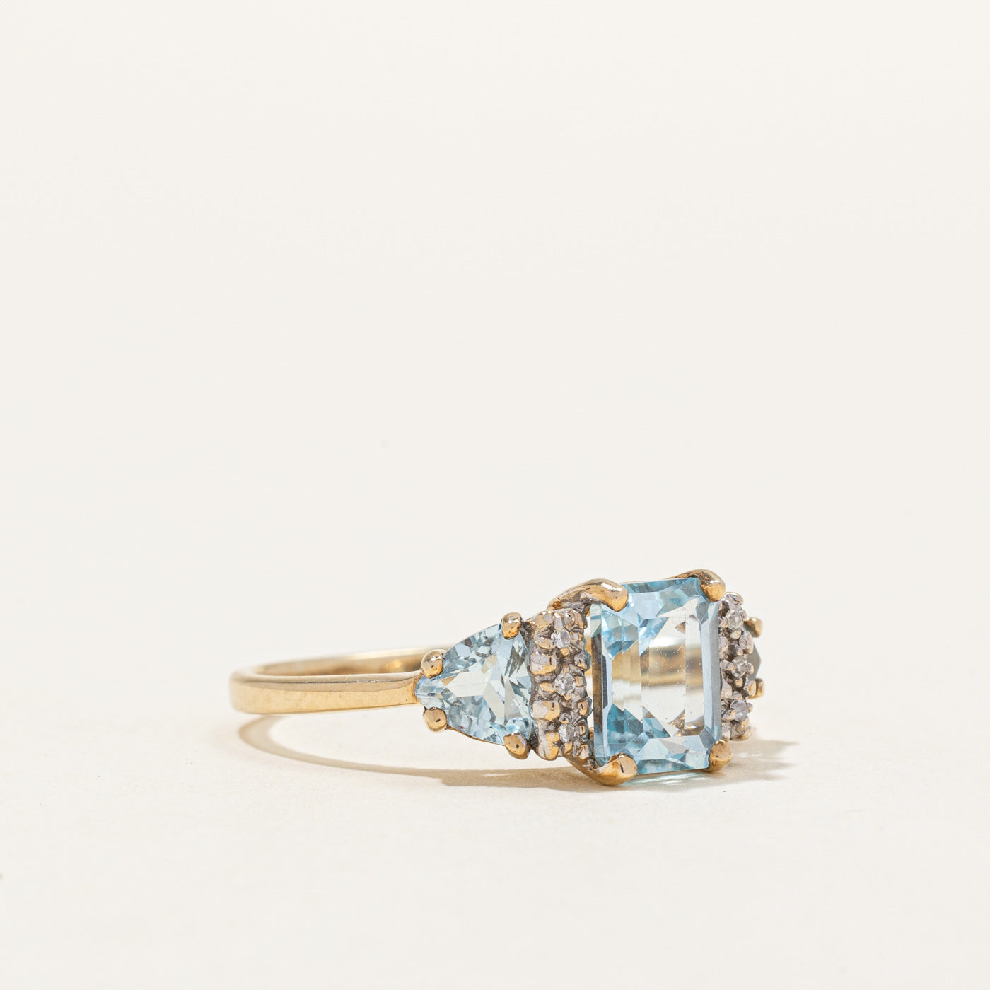 Blue Topaz & Diamond Cocktail Ring | 2.90ctw, 0.03ctw | SZ 8.75 |