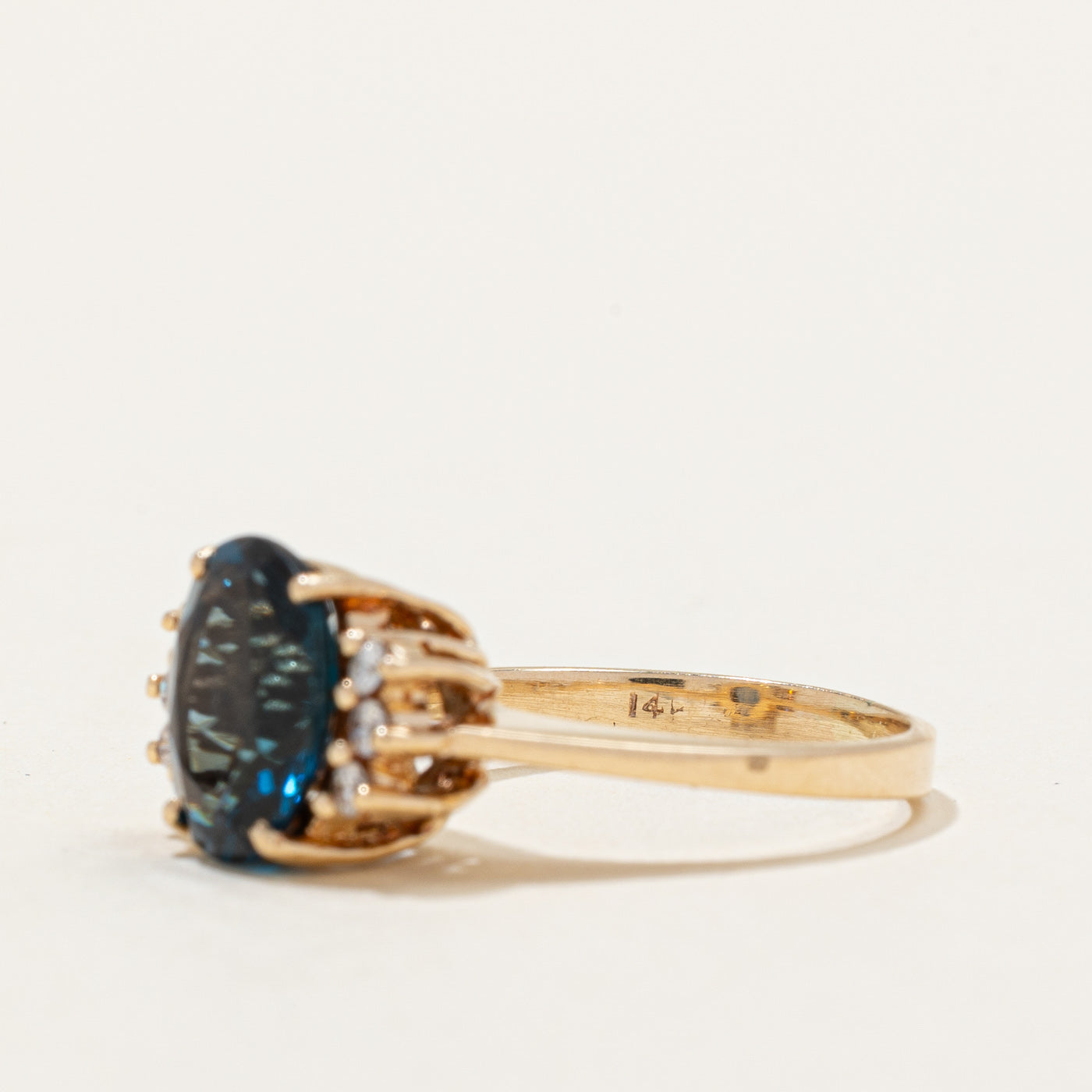 Bague en topaze bleue de Londres et diamants | 2,75 ct, 0,12 ct au total | Taille 5,25 | 