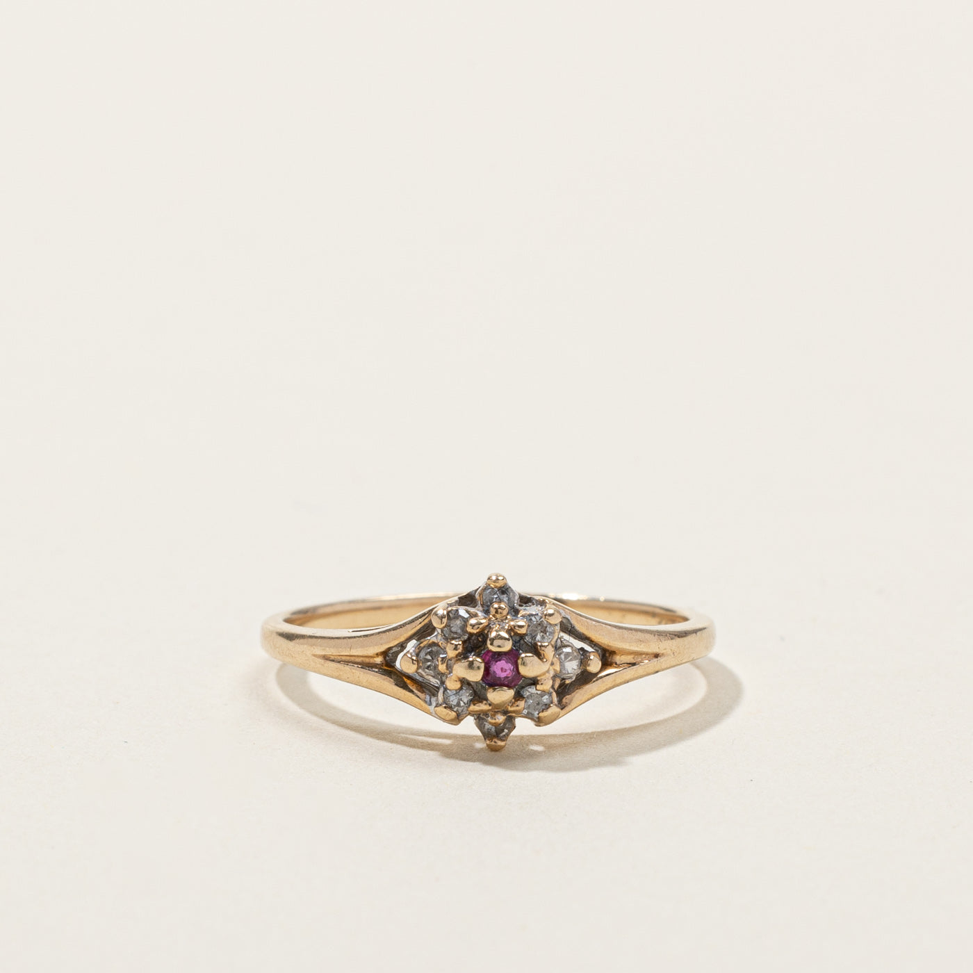 Cluster Diamond & Ruby Ring | 0.08ctw | 0.03ct | SZ 6.75 |