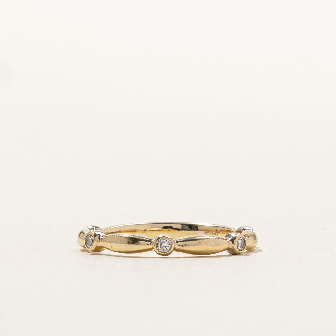 Bezel Set Diamond Band | 0.10ctw | SZ 6.5 |