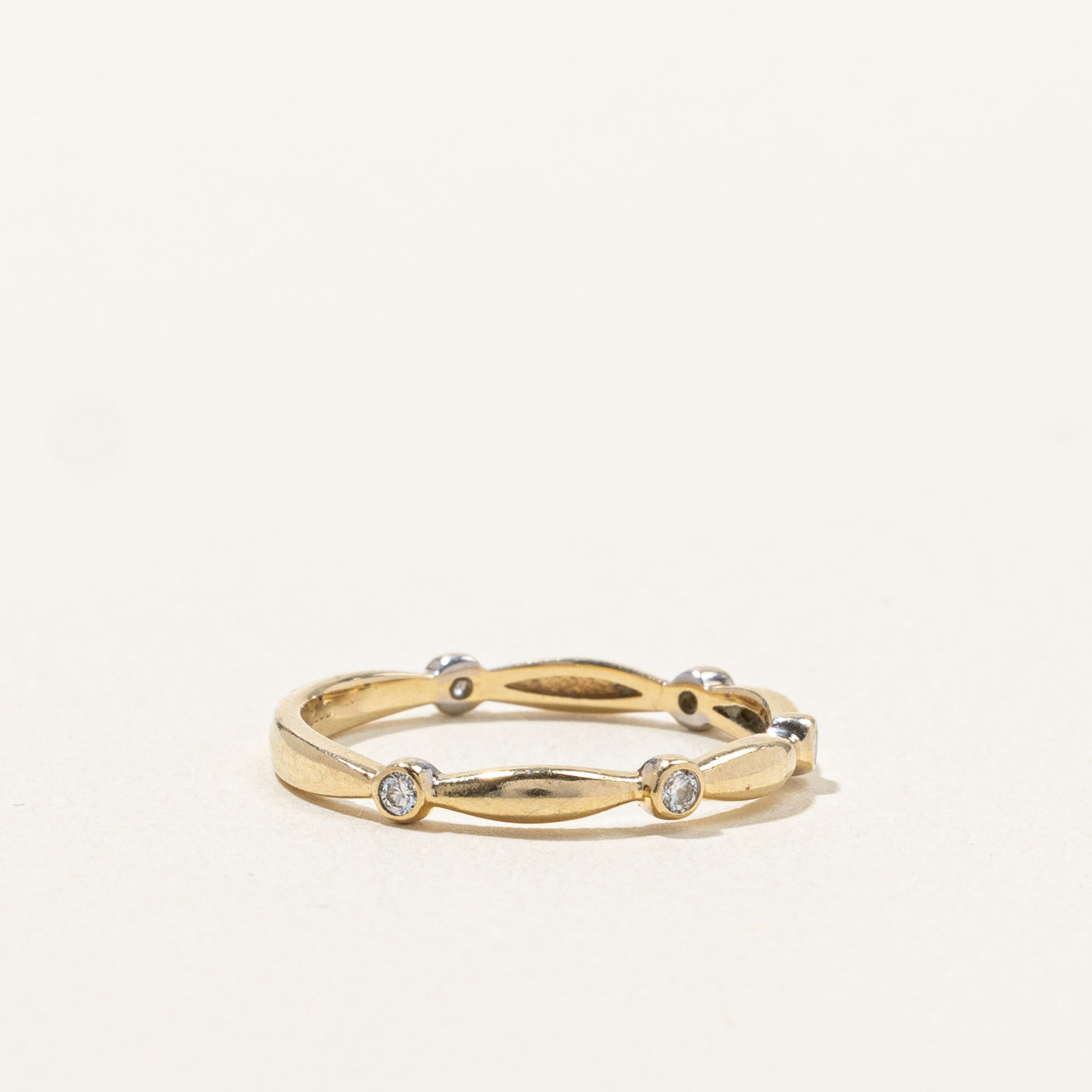 Bezel Set Diamond Band | 0.10ctw | SZ 6.5 |