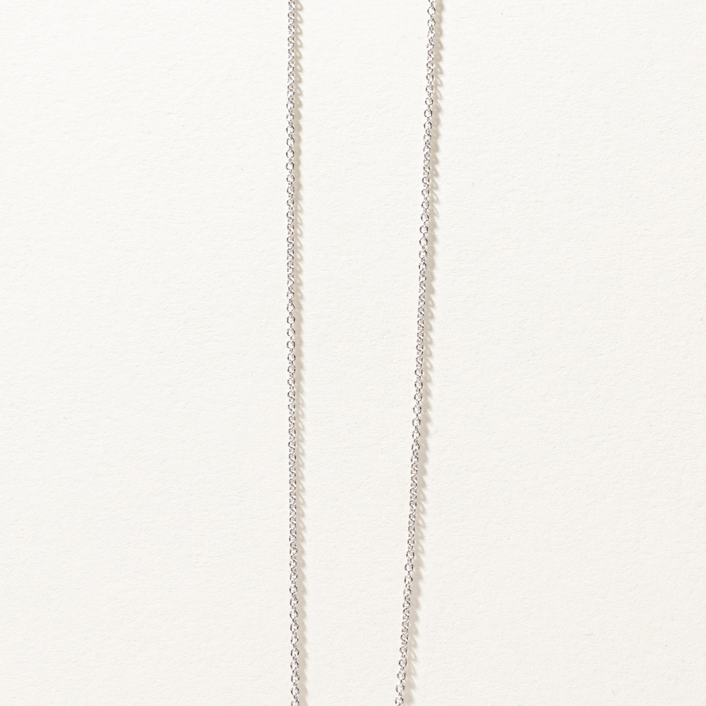 Collier pendentif trois diamants | 0,15 ct au total | 50,8 cm (20 po) | 