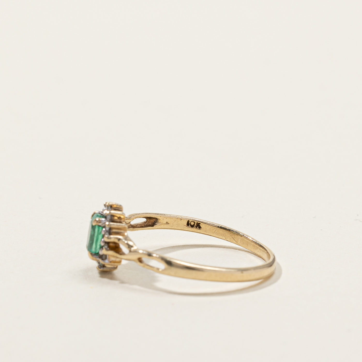 Emerald & Diamond Cocktail Ring | 0.25ct | 0.05ctw | SZ 7 |