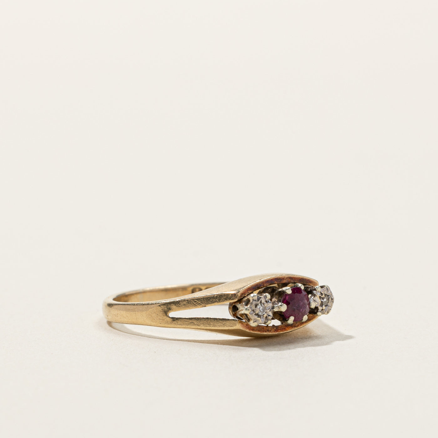 1979 London Three Stone Ruby & Diamond Ring | 0.14ct | 0.01ctw | SZ 7.25 |