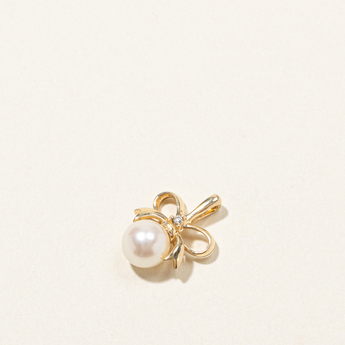 Pendentif ruban en perles et diamants | 0,01 ct | 