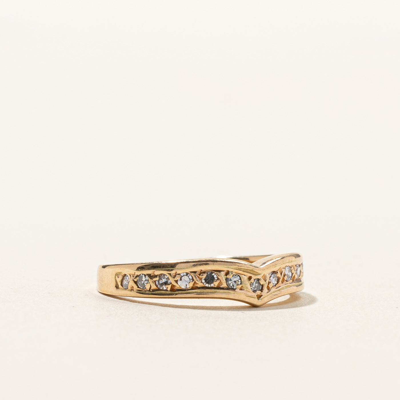 Chevron Diamond Ring | 0.20ctw | SZ 5.25 |