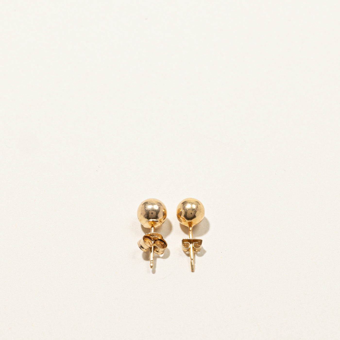 Boucles d'oreilles puces boule dorée 