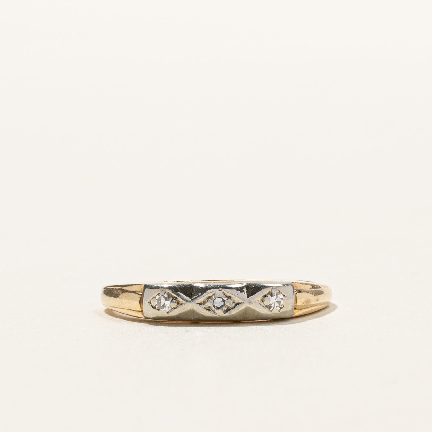 Vintage Diamond Ring | 0.06ctw | SZ 7.25 |