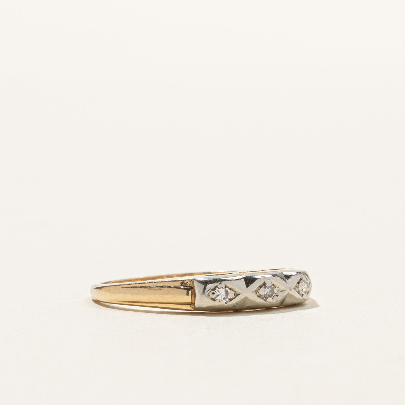 Vintage Diamond Ring | 0.06ctw | SZ 7.25 |