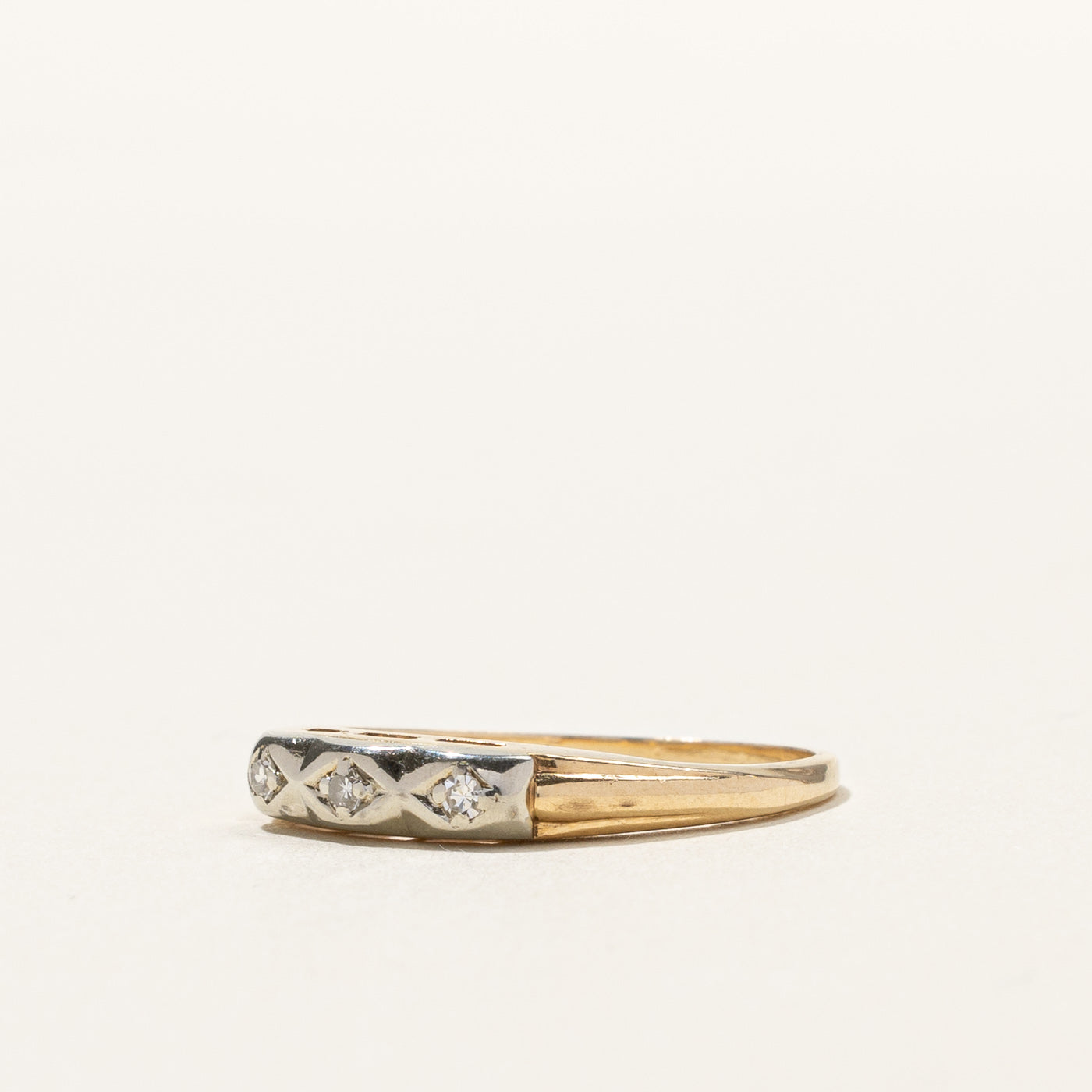 Vintage Diamond Ring | 0.06ctw | SZ 7.25 |